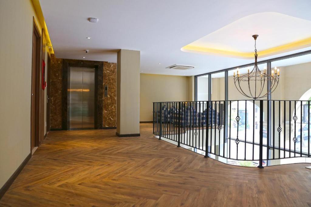 Bizu Royal Hotel Хошимин Экстерьер фото