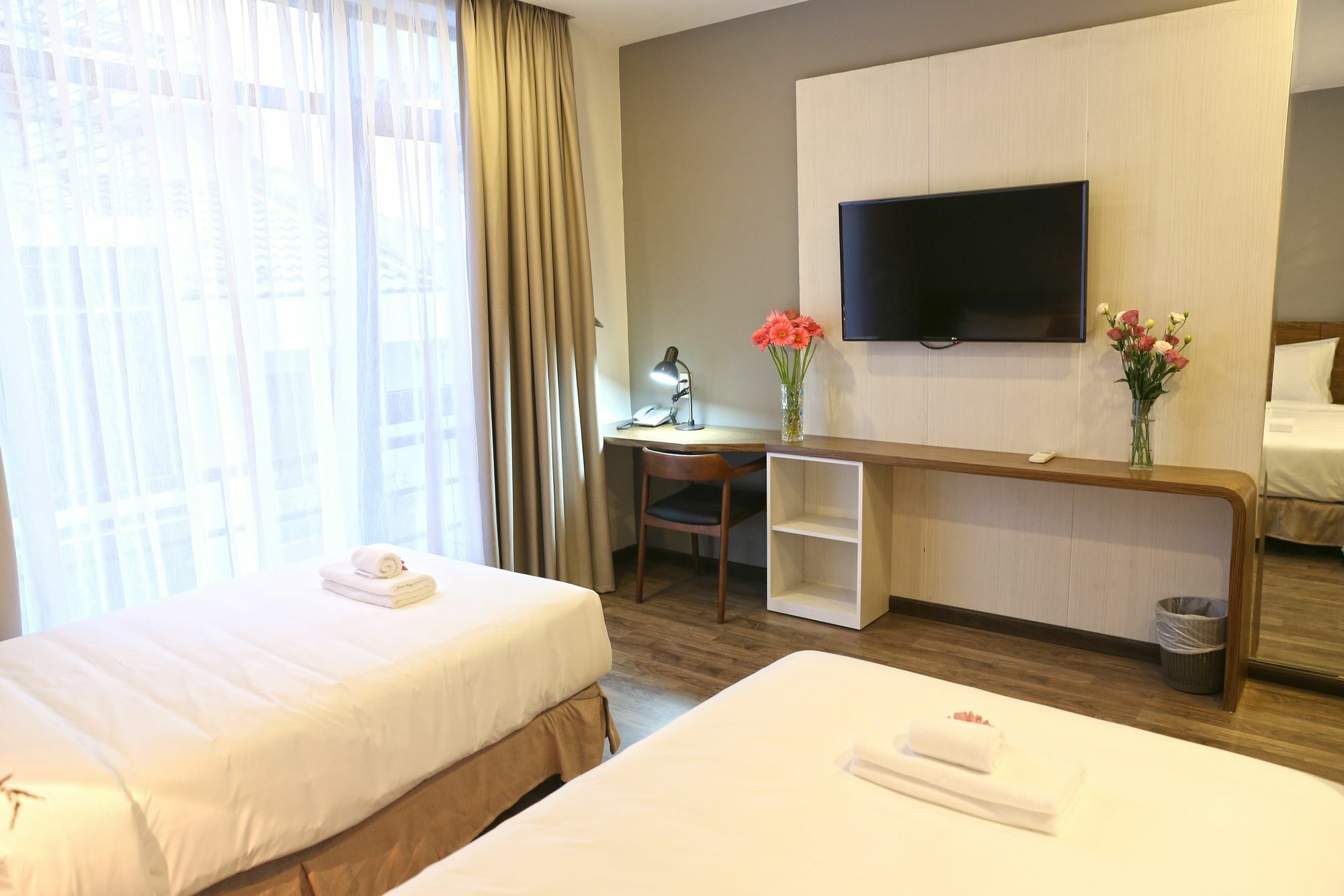 Bizu Royal Hotel Хошимин Экстерьер фото